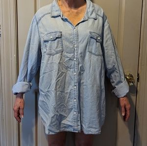 Light material- button up light-wash denim shirt